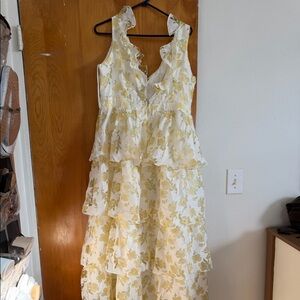 Lulus yellow and white ruffle dress
